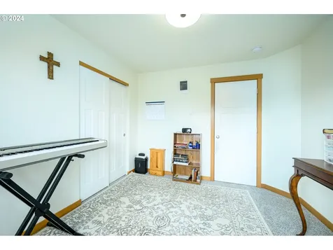 301 NW Hope Court Willamina OR 97396