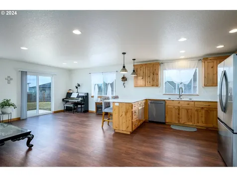 301 NW Hope Court Willamina OR 97396