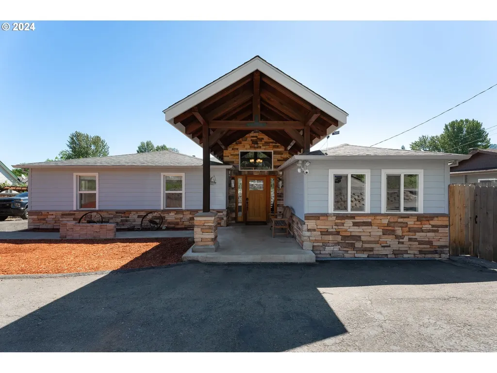 999 NW Broadway Street Roseburg OR 97471