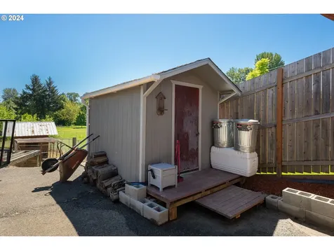999 NW Broadway Street Roseburg OR 97471