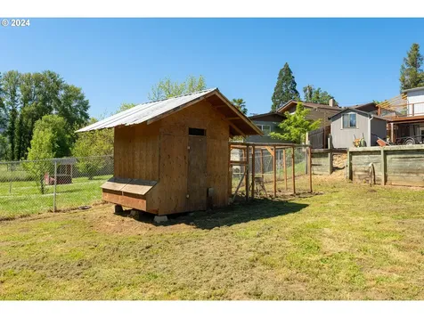 999 NW Broadway Street Roseburg OR 97471