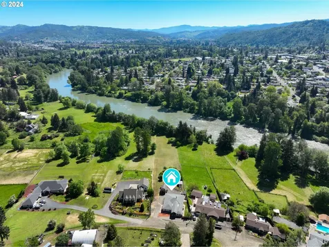 999 NW Broadway Street Roseburg OR 97471