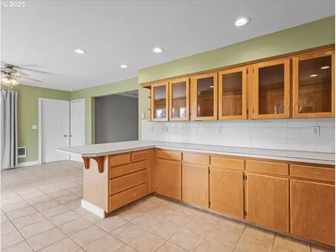 609 SE 100th Avenue Vancouver WA 98664