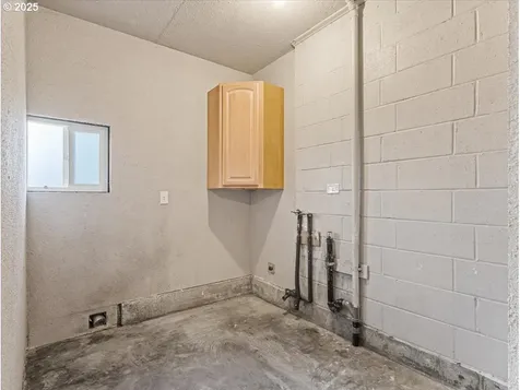 609 SE 100th Avenue Vancouver WA 98664