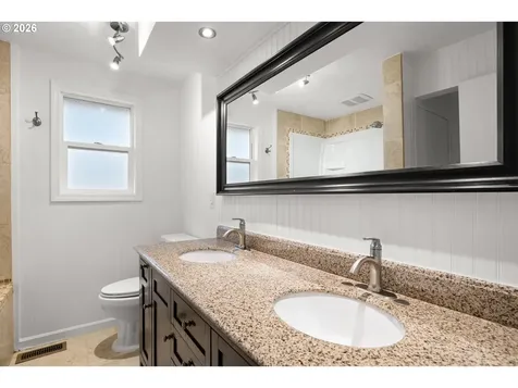 6043 SE Tenino Street Portland OR 97206