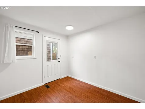 6043 SE Tenino Street Portland OR 97206