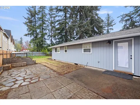 6043 SE Tenino Street Portland OR 97206