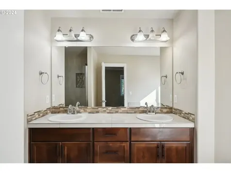 10708 NE 68th Avenue Vancouver WA 98686