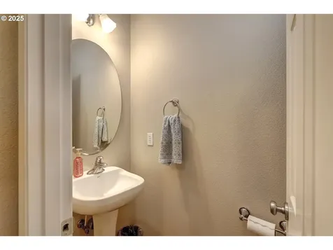 2409 NW Oak Knoll Place Beaverton OR 97006