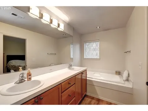 2409 NW Oak Knoll Place Beaverton OR 97006