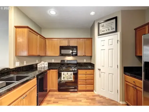 2409 NW Oak Knoll Place Beaverton OR 97006