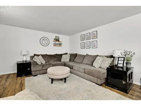 19570 Falcon Drive Oregon City OR 97045