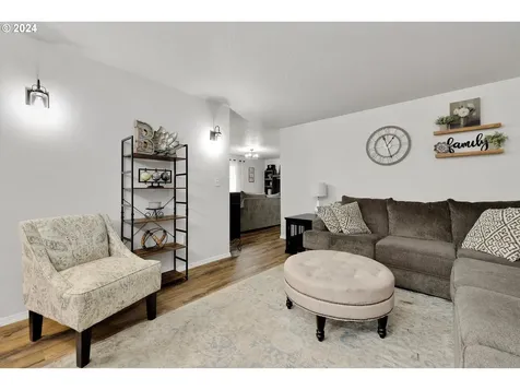19570 Falcon Drive Oregon City OR 97045