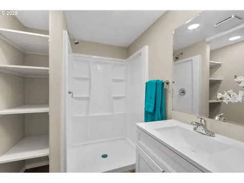 5706 NE 58th Court Vancouver WA 98661