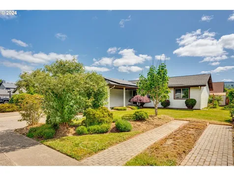 113 Manteca Drive Kelso WA 98626