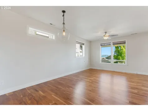 2106 N 6th Street Washougal WA 98671