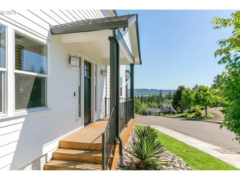 2106 N 6th Street Washougal WA 98671