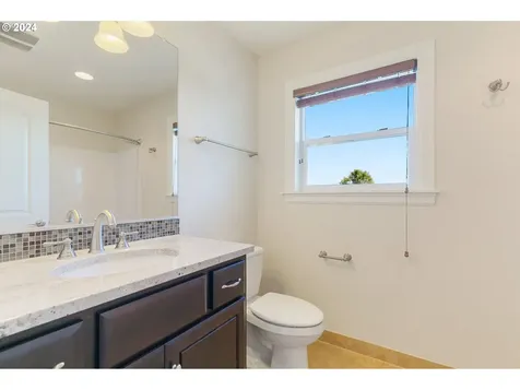 2106 N 6th Street Washougal WA 98671