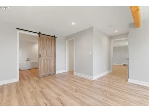 2106 N 6th Street Washougal WA 98671