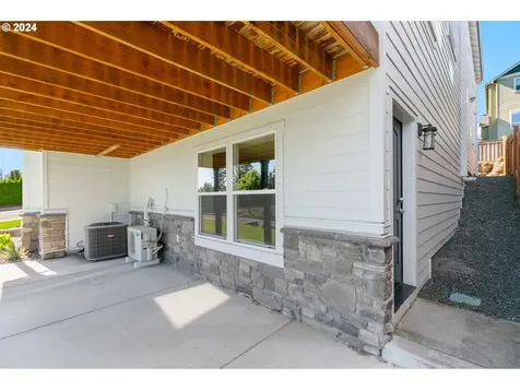 2106 N 6th Street Washougal WA 98671