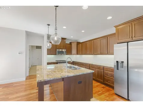 2106 N 6th Street Washougal WA 98671