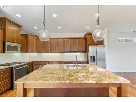 2106 N 6th Street Washougal WA 98671