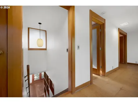 3901 SW Hamilton Street Portland OR 97221