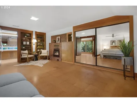 3901 SW Hamilton Street Portland OR 97221