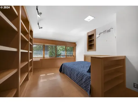 3901 SW Hamilton Street Portland OR 97221