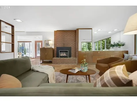 3901 SW Hamilton Street Portland OR 97221