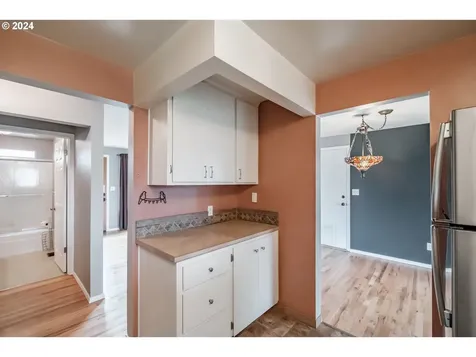 1565 Astor Way Woodburn OR 97071