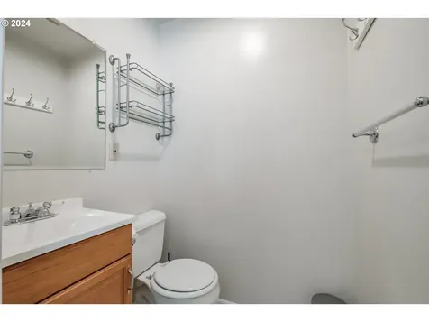 1565 Astor Way Woodburn OR 97071