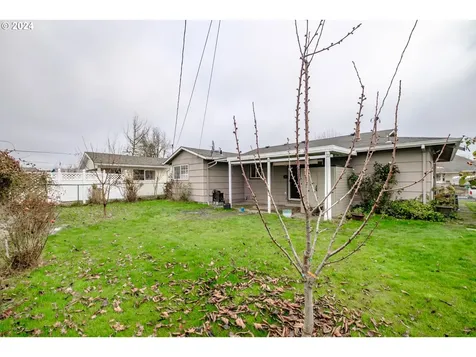 1565 Astor Way Woodburn OR 97071