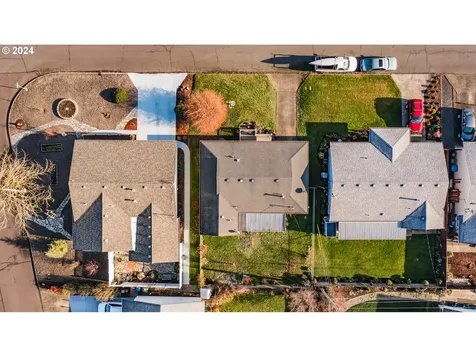 1565 Astor Way Woodburn OR 97071