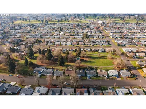 1565 Astor Way Woodburn OR 97071