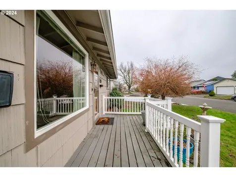 1565 Astor Way Woodburn OR 97071