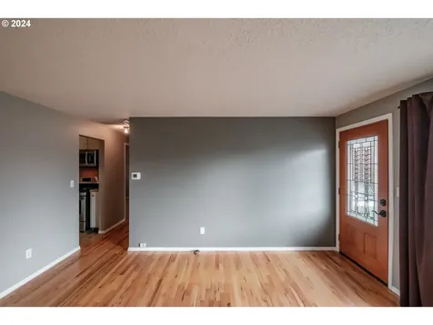 1565 Astor Way Woodburn OR 97071