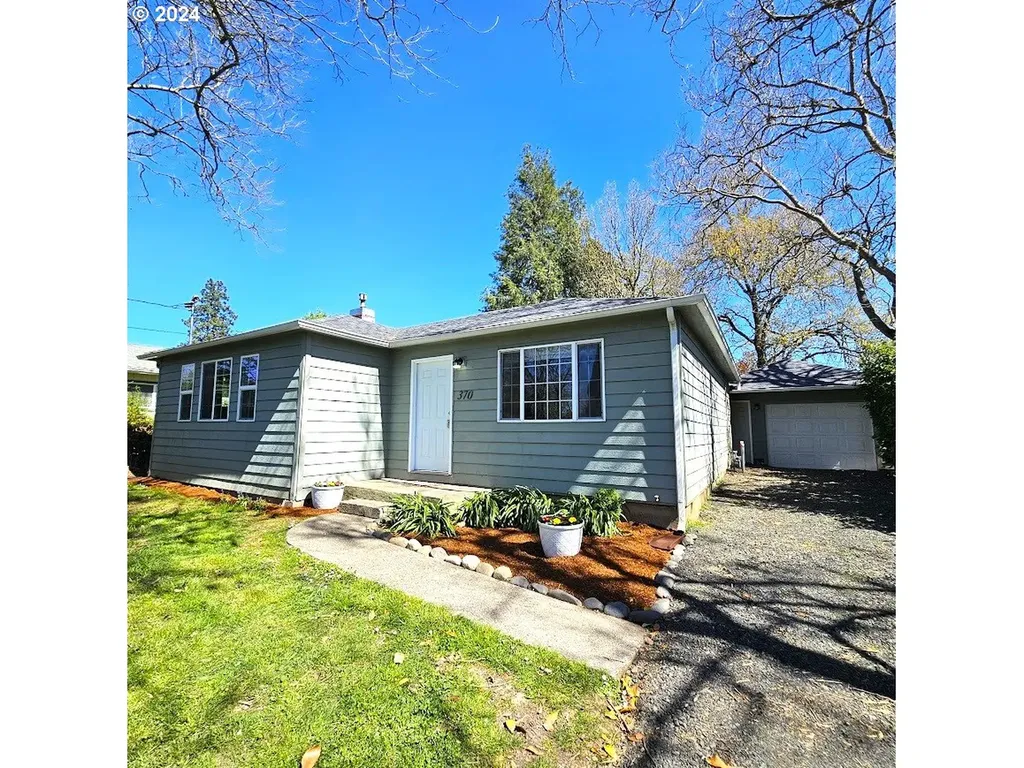 370 SE Gregory Drive Winston OR 97496