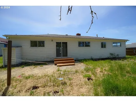 748 Ne Church Avenue Roseburg OR 97470