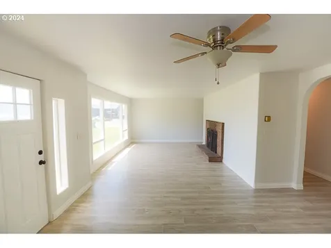 748 Ne Church Avenue Roseburg OR 97470