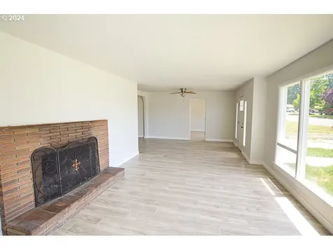 748 Ne Church Avenue Roseburg OR 97470
