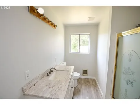 748 Ne Church Avenue Roseburg OR 97470