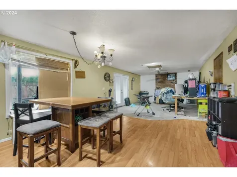3796 9th Street Hubbard OR 97032