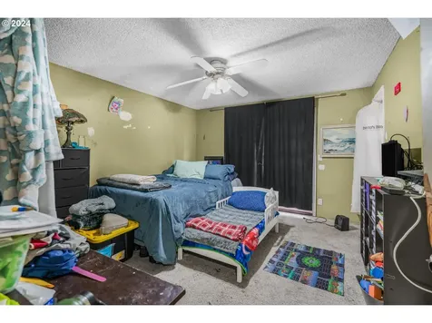 3796 9th Street Hubbard OR 97032