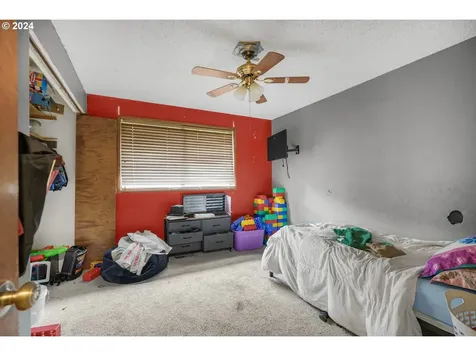 3796 9th Street Hubbard OR 97032