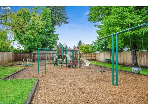 3796 9th Street Hubbard OR 97032