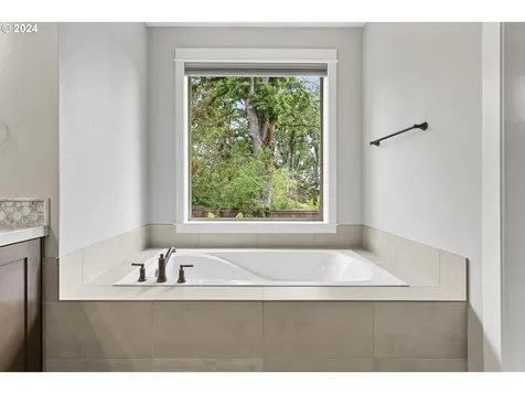 14140 Quail Court Oregon City OR 97045