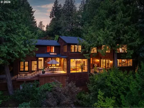 2210 Sw Scenic Drive Portland OR 97225