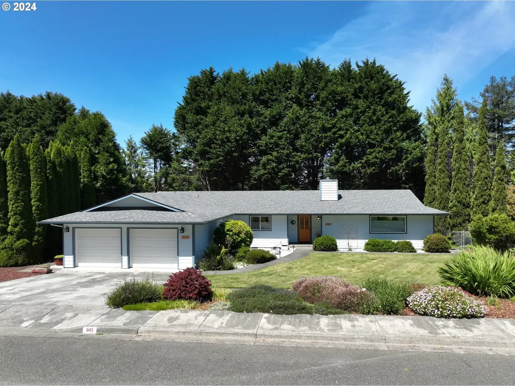 945 Helen Lane Brookings OR 97415