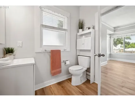 5109 NE 11th Avenue Portland OR 97211